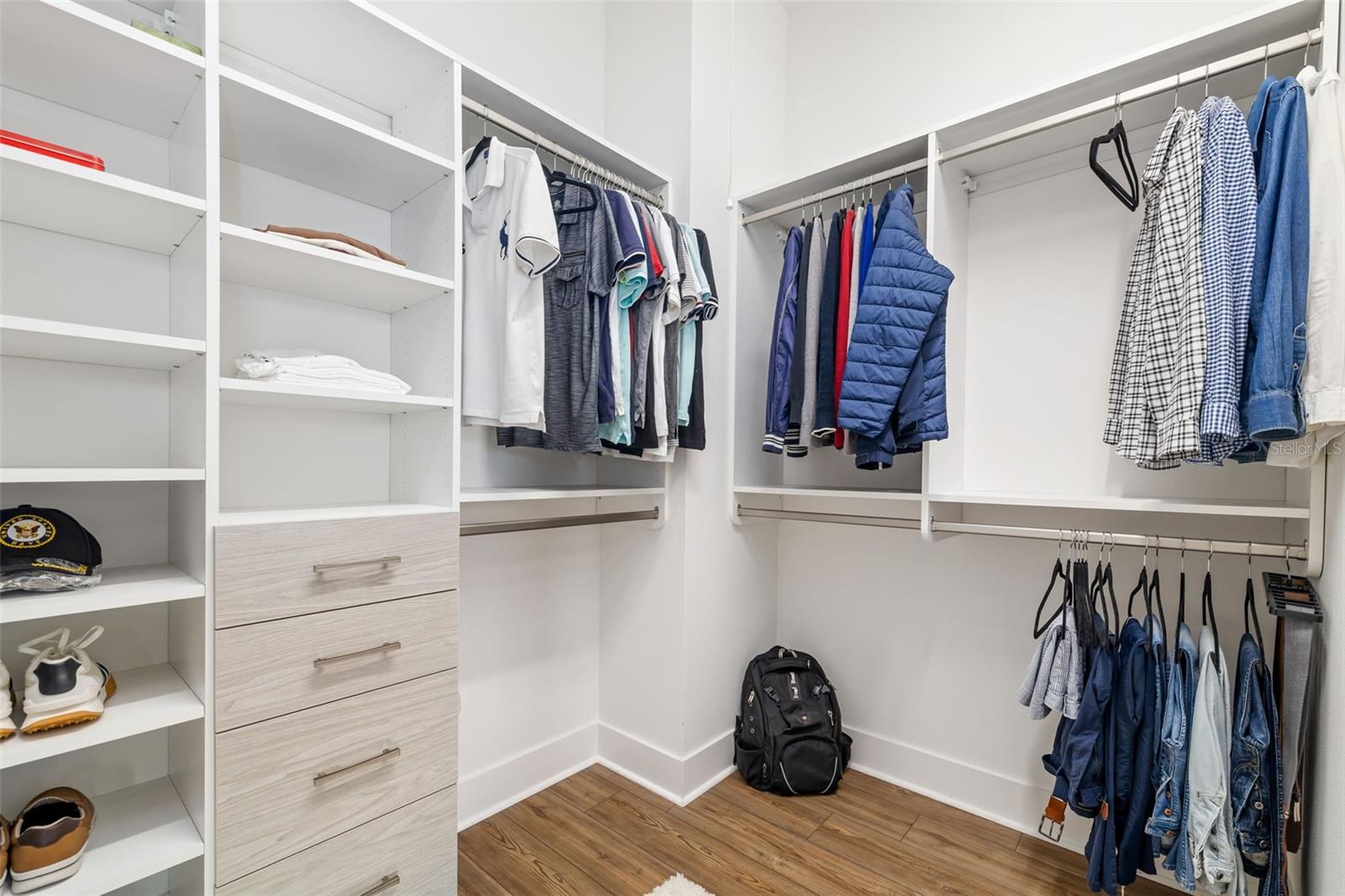 Sarasota, Florida, 34231, United States, 4 Bedrooms Bedrooms, ,3 BathroomsBathrooms,Residential,Active,1922484