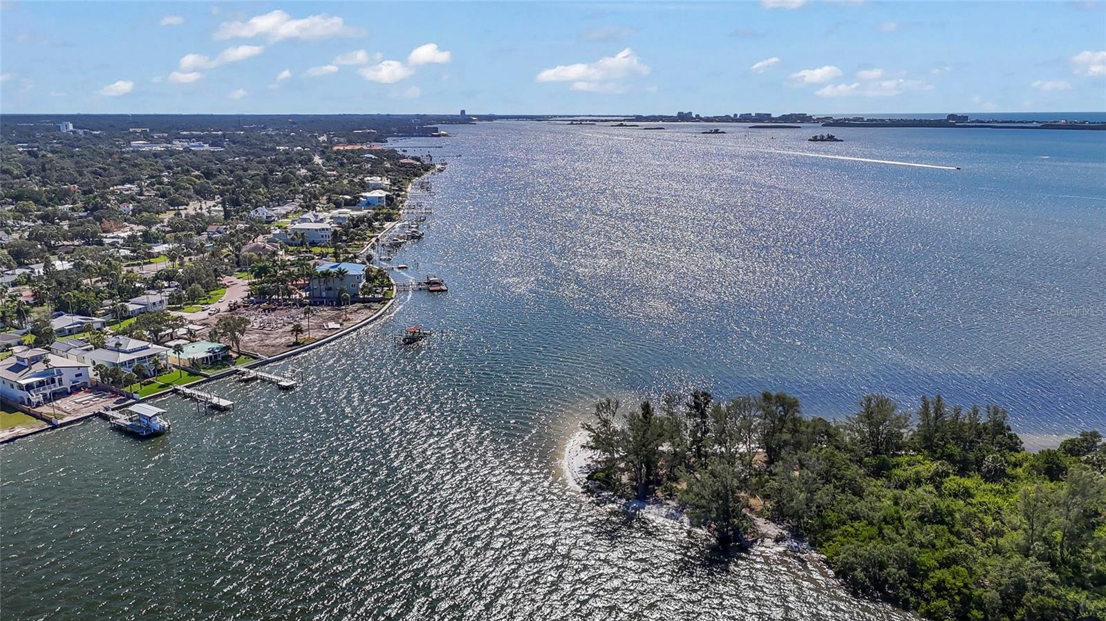 Dunedin, Florida, 34698, United States, 3 Bedrooms Bedrooms, ,3 BathroomsBathrooms,Residential,Active,1994972