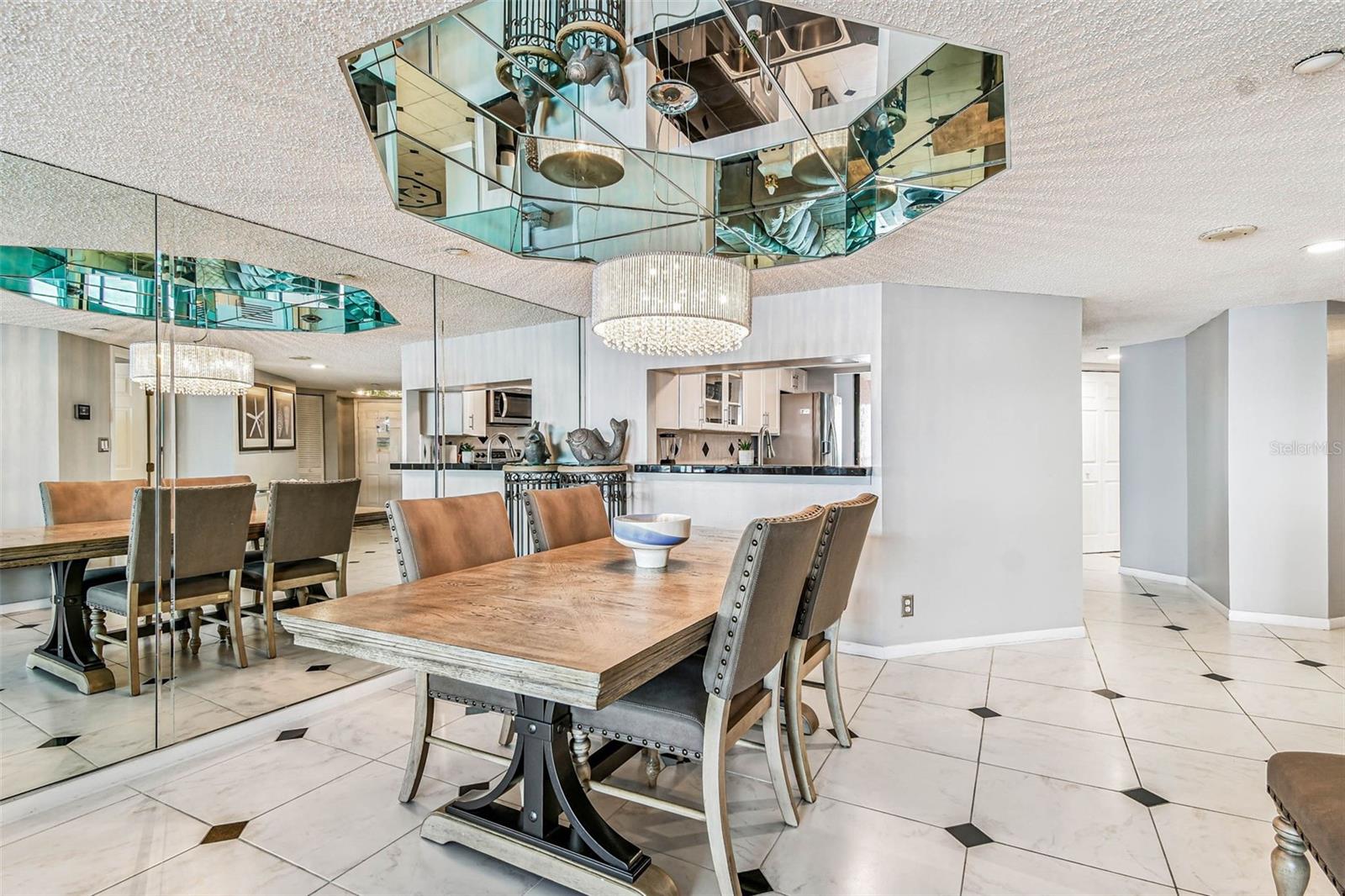 Clearwater Beach, Florida, 33767, United States, 2 Bedrooms Bedrooms, ,3 BathroomsBathrooms,Residential,Active,1919072