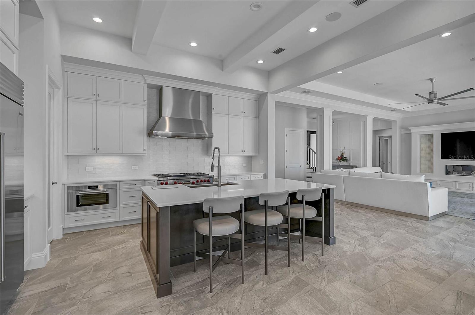 Sarasota, Florida, 34236, United States, 5 Bedrooms Bedrooms, ,6 BathroomsBathrooms,Residential,Active,1972132