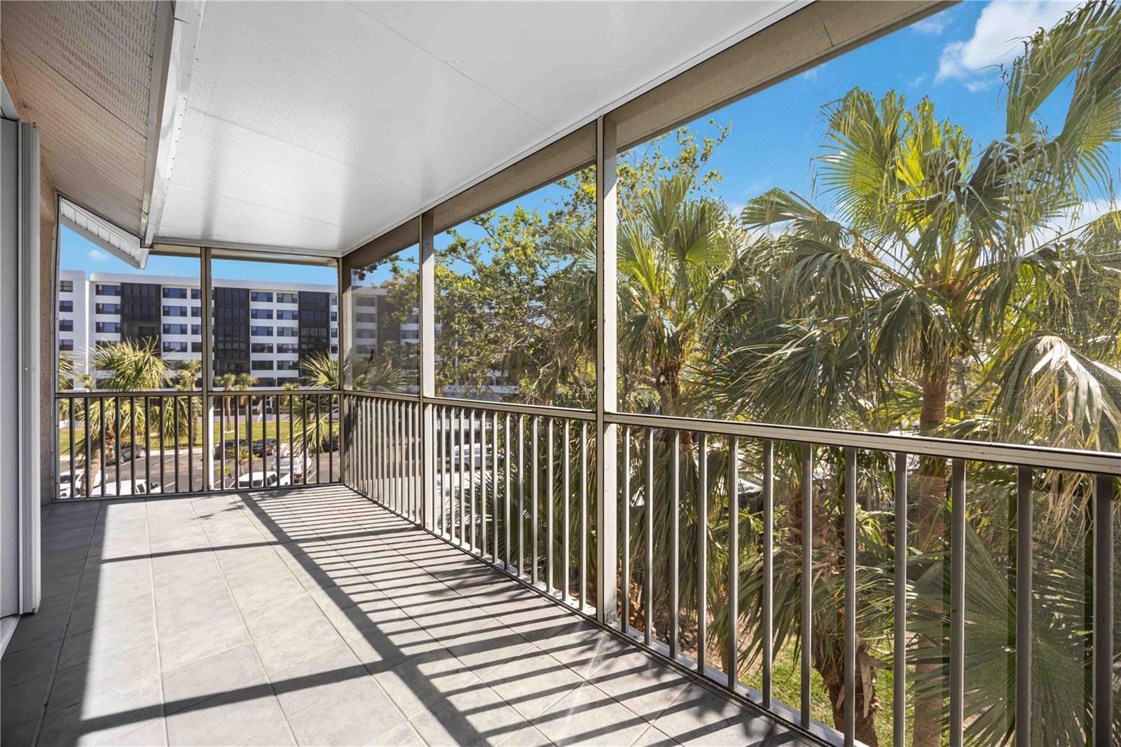 Siesta Key, Florida, 34242, United States, 3 Bedrooms Bedrooms, ,3 BathroomsBathrooms,Residential,Active,1762821