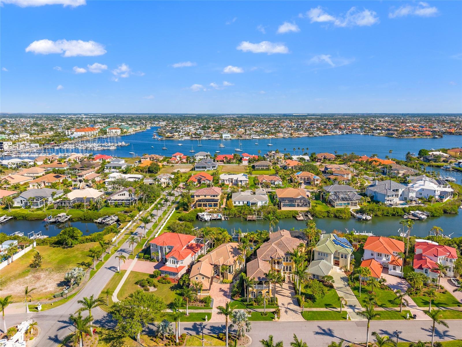 Apollo Beach, Florida, 33572, United States, ,5 BathroomsBathrooms,Residential,Active,1781627