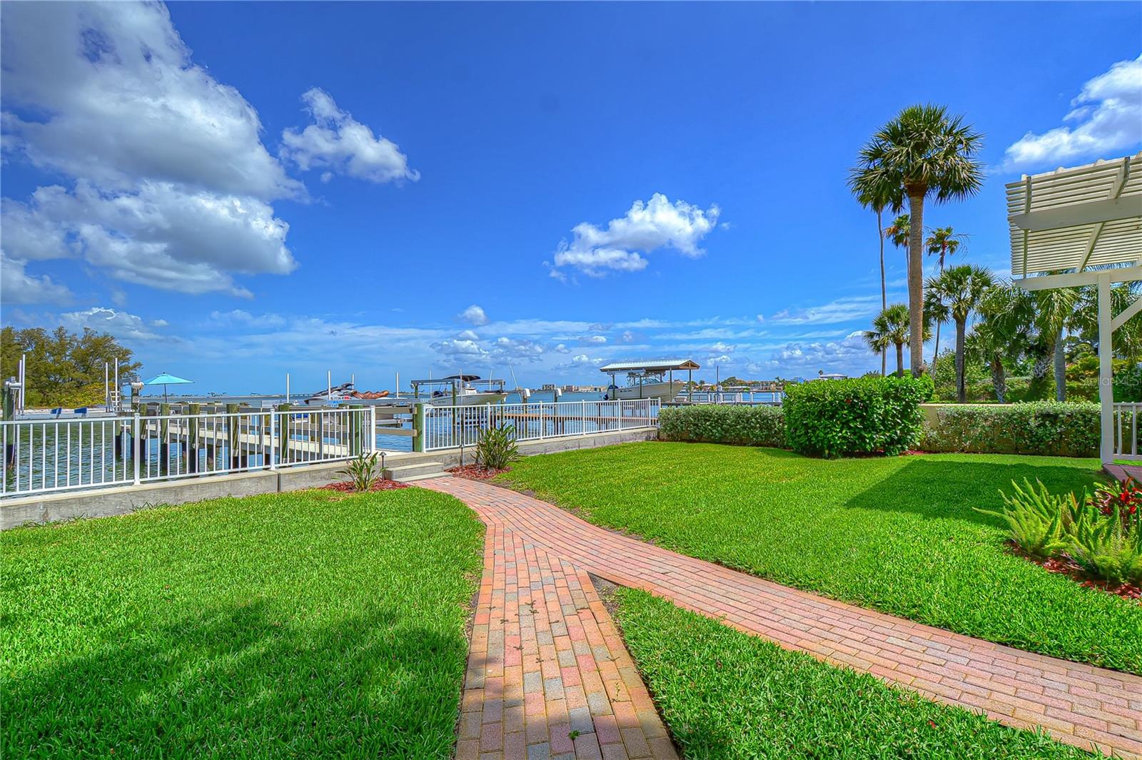 Dunedin, Florida, 34698, United States, 3 Bedrooms Bedrooms, ,3 BathroomsBathrooms,Residential,Active,1994972