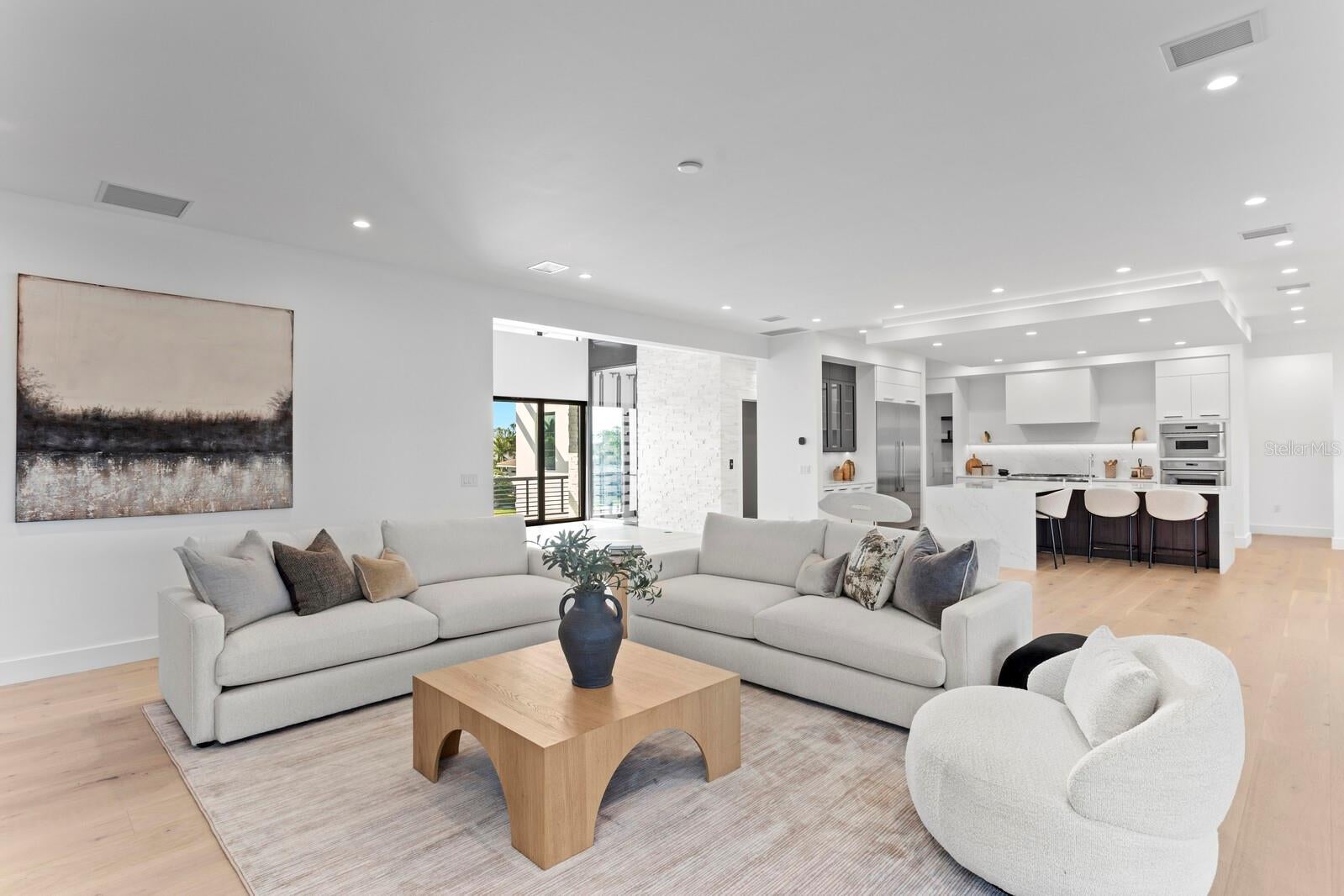 St Petersburg, Florida, 33703, United States, 5 Bedrooms Bedrooms, ,6 BathroomsBathrooms,Residential,Active,1703441