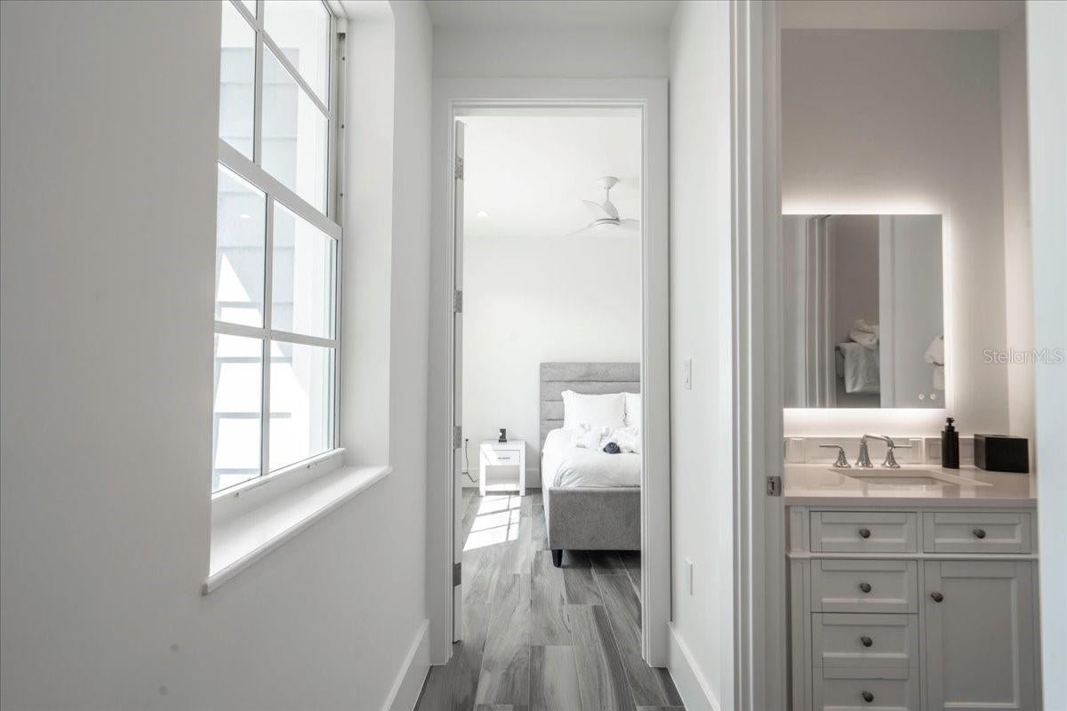 Marathon, Florida, 33050, United States, 5 Bedrooms Bedrooms, ,5 BathroomsBathrooms,Residential,Active,2011845