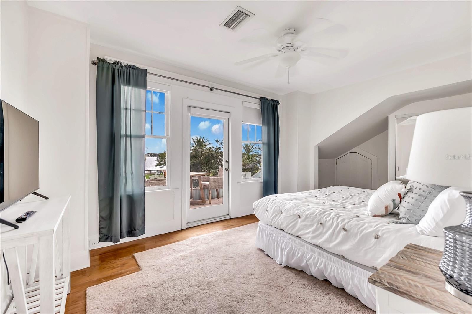 Tampa, Florida, 33606, United States, 4 Bedrooms Bedrooms, ,4 BathroomsBathrooms,Residential,Pending,1987252