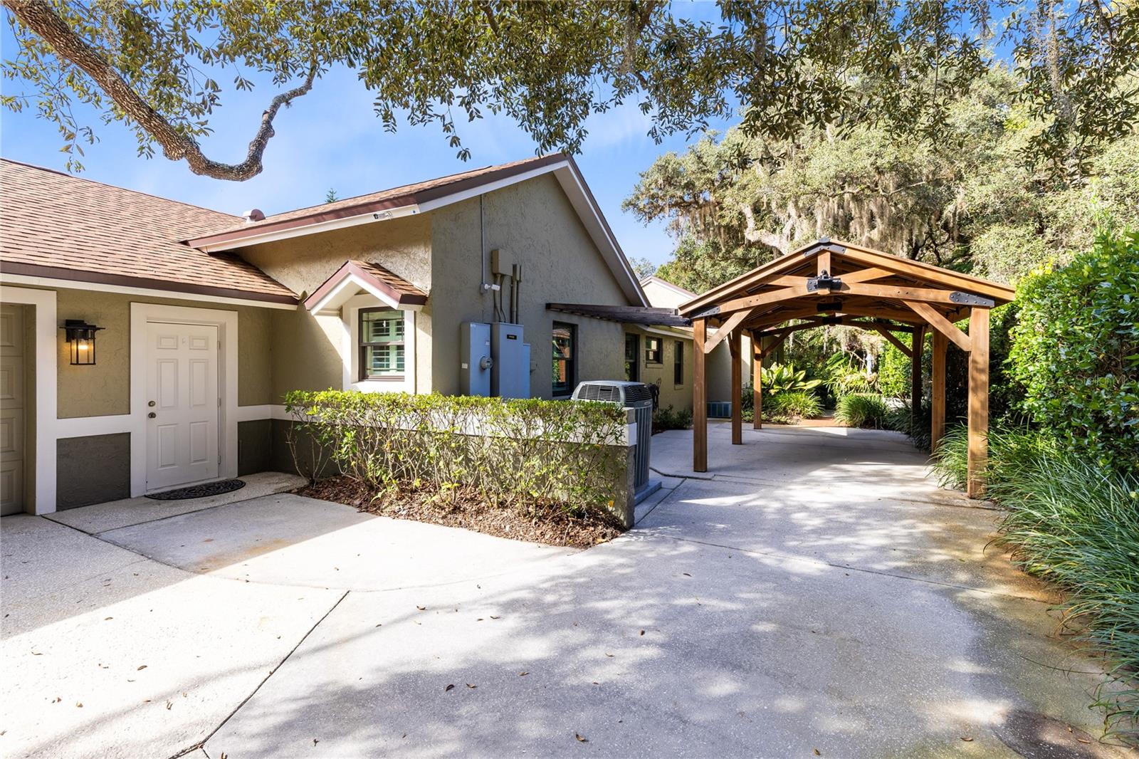 Winter Springs, Florida, 32708, United States, 7 Bedrooms Bedrooms, ,5 BathroomsBathrooms,Residential,Pending,2007299