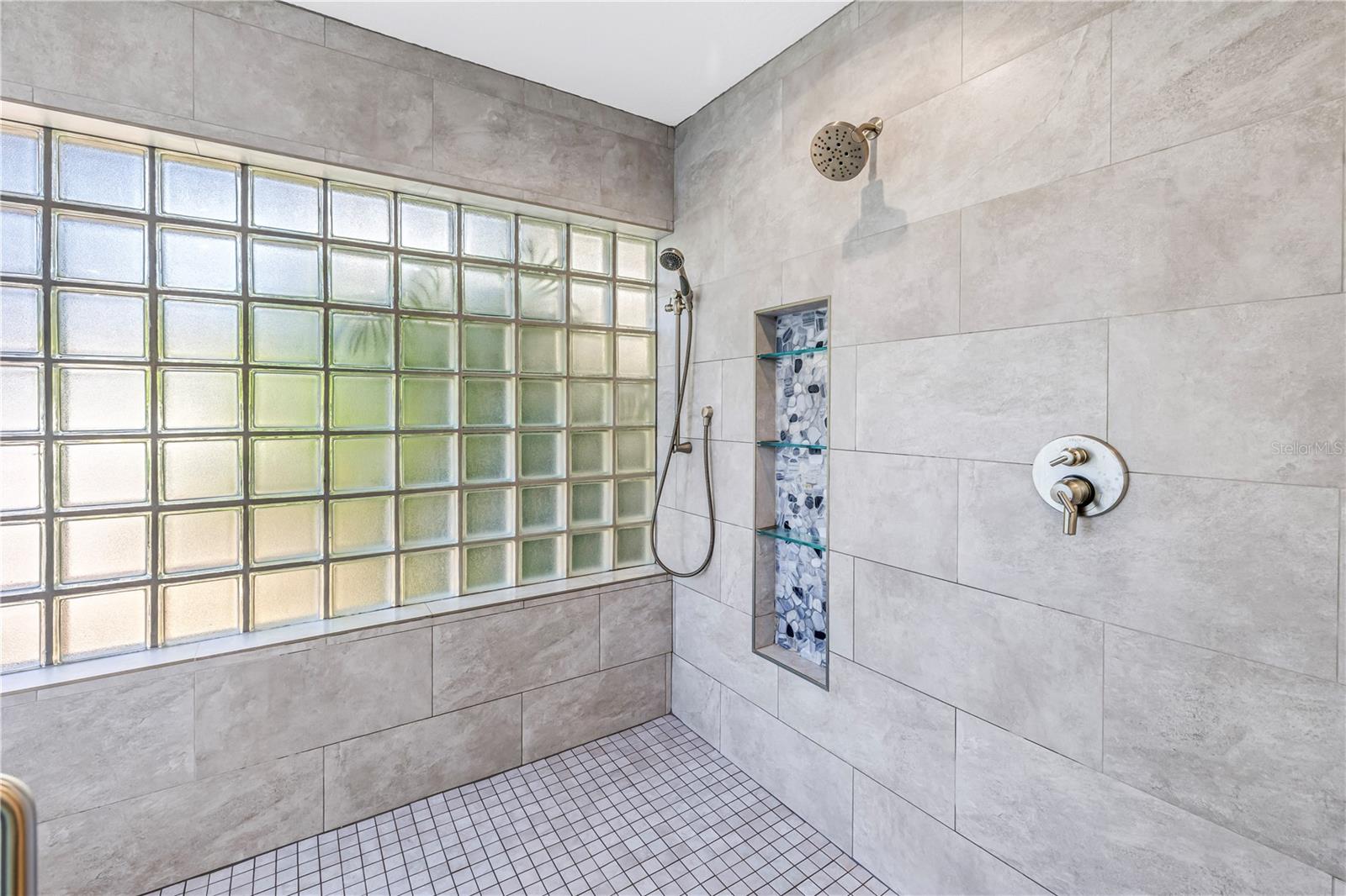 St Petersburg, Florida, 33704, United States, 4 Bedrooms Bedrooms, ,4 BathroomsBathrooms,Residential,Active,2013913