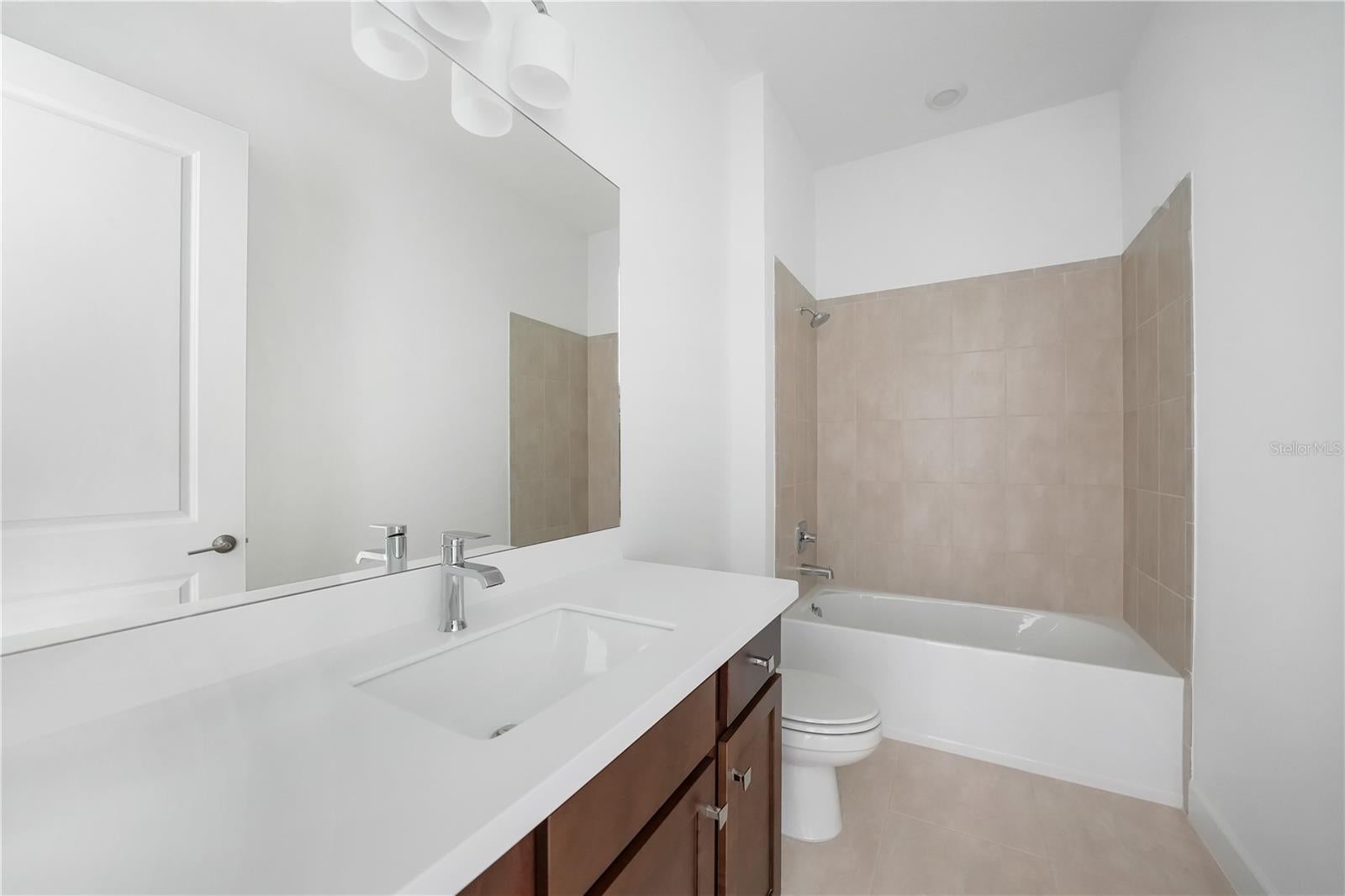 Sarasota, Florida, 34241, United States, 4 Bedrooms Bedrooms, ,3 BathroomsBathrooms,Residential,Active,1990635