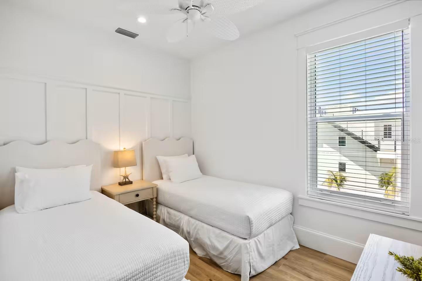 Bradenton Beach, Florida, 34217, United States, 7 Bedrooms Bedrooms, ,7 BathroomsBathrooms,Residential,Active,1971023