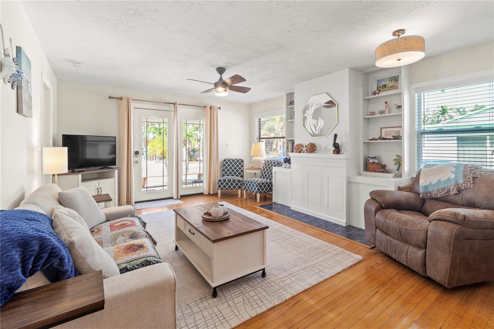 Holmes Beach, Florida, 34217, United States, 5 Bedrooms Bedrooms, ,3 BathroomsBathrooms,Residential,Active,1972187