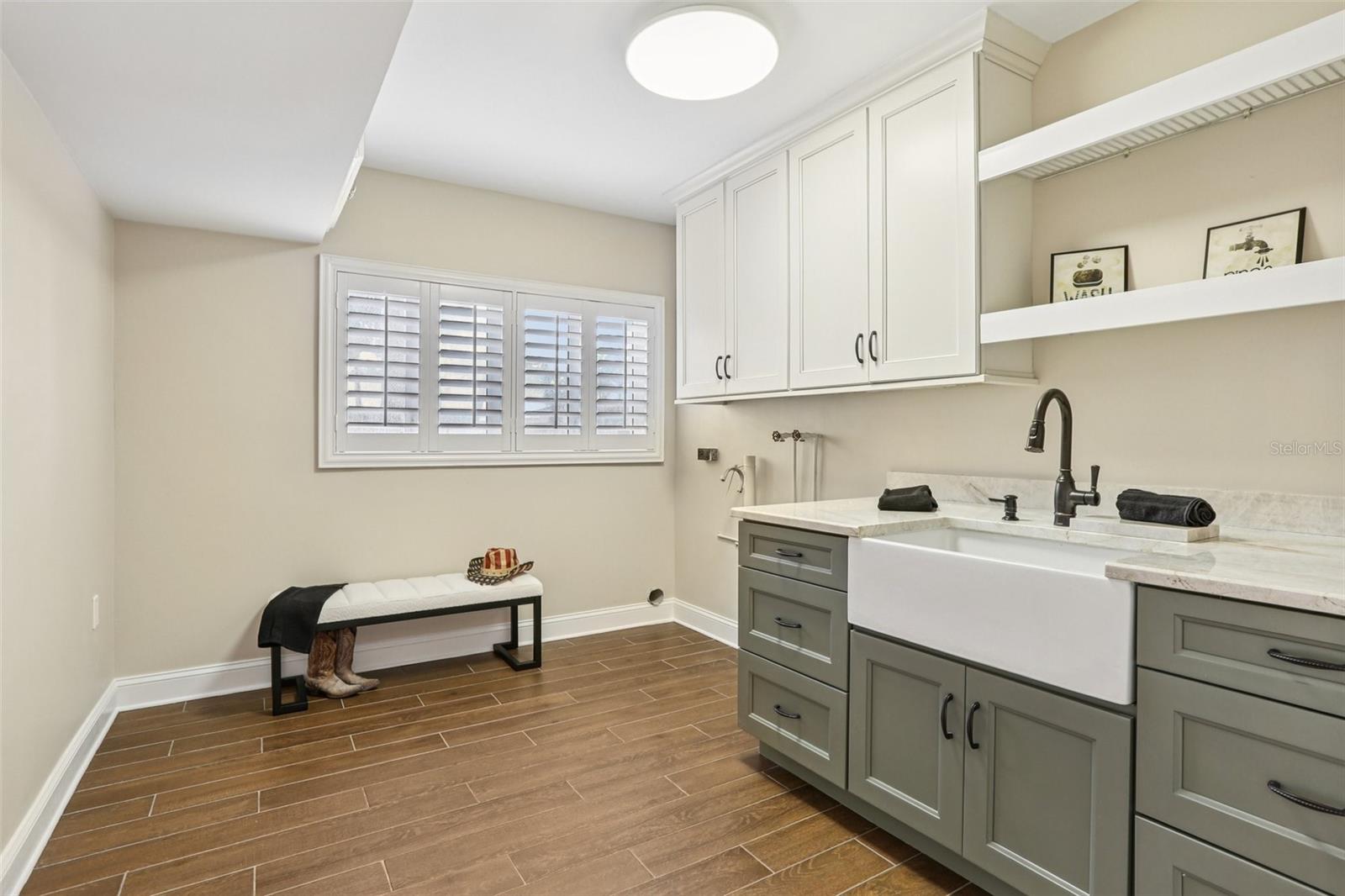 St Petersburg, Florida, 33705, United States, 4 Bedrooms Bedrooms, ,4 BathroomsBathrooms,Residential,Active,1927682