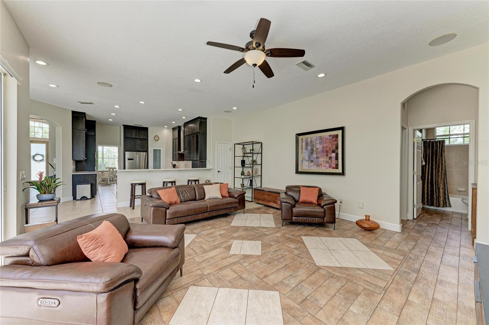 Bradenton, Florida, 34202, United States, 4 Bedrooms Bedrooms, ,4 BathroomsBathrooms,Residential,Active,1801045