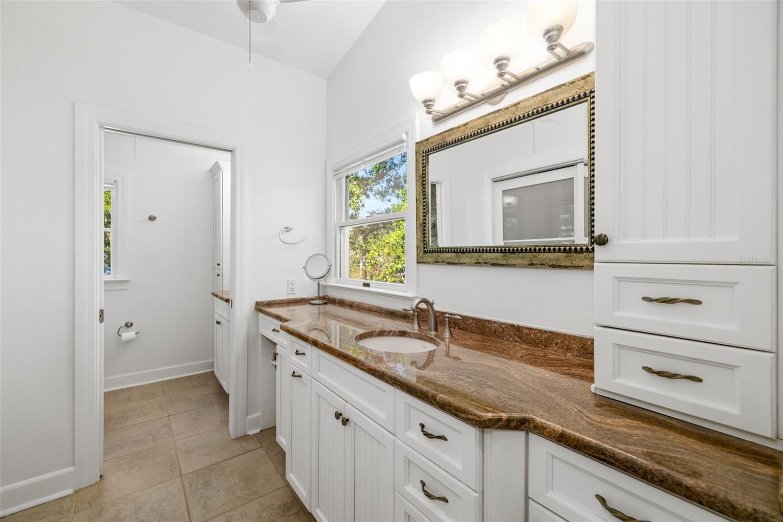 Sarasota, Florida, 34231, United States, 4 Bedrooms Bedrooms, ,4 BathroomsBathrooms,Residential,Active,1999174