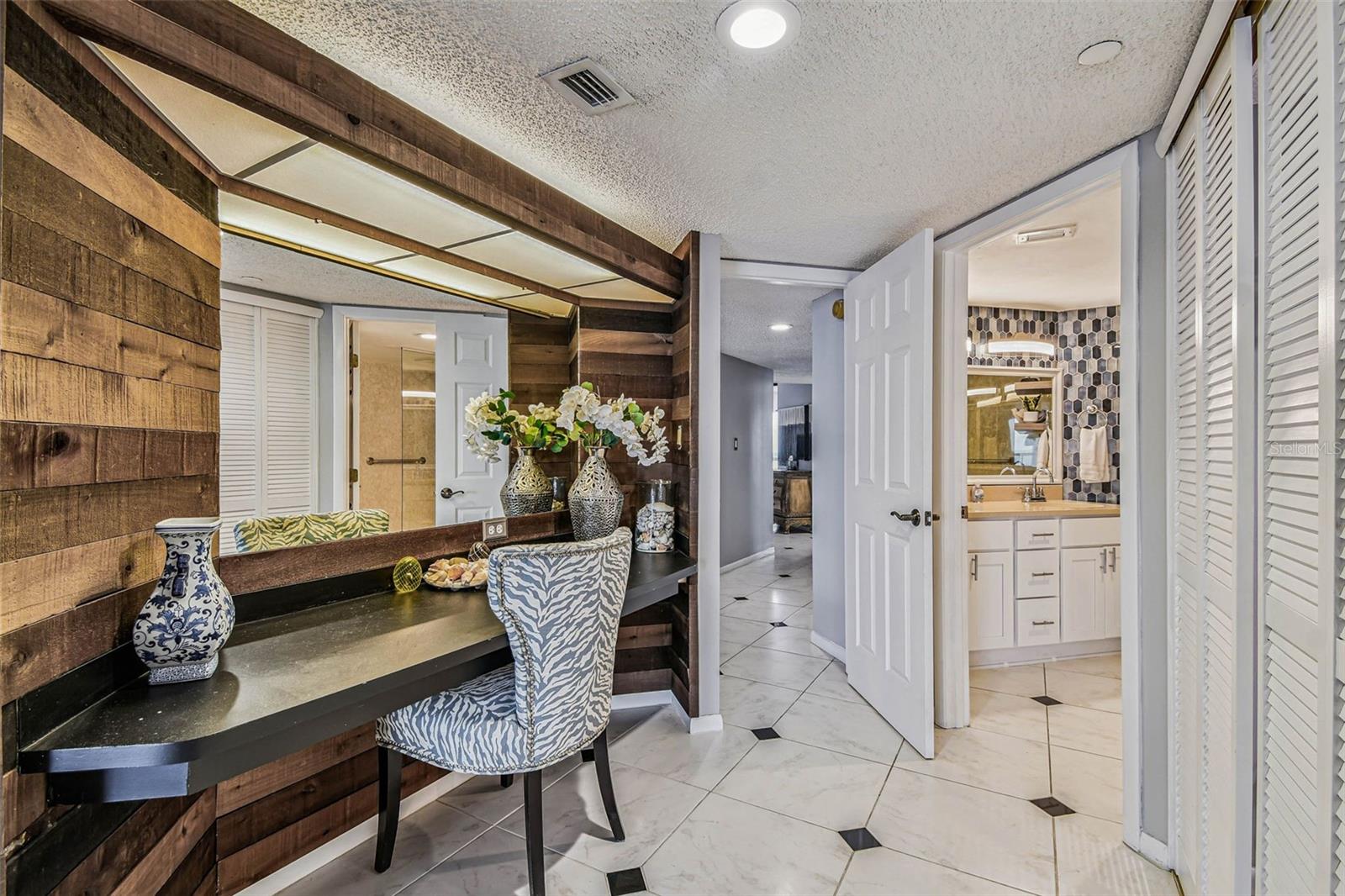 Clearwater Beach, Florida, 33767, United States, 2 Bedrooms Bedrooms, ,3 BathroomsBathrooms,Residential,Active,1919072