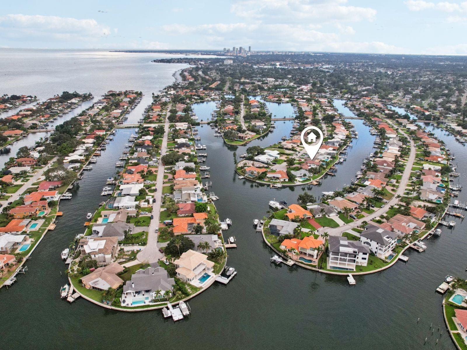 St Petersburg, Florida, 33703, United States, 4 Bedrooms Bedrooms, ,4 BathroomsBathrooms,Residential,Active,1934835