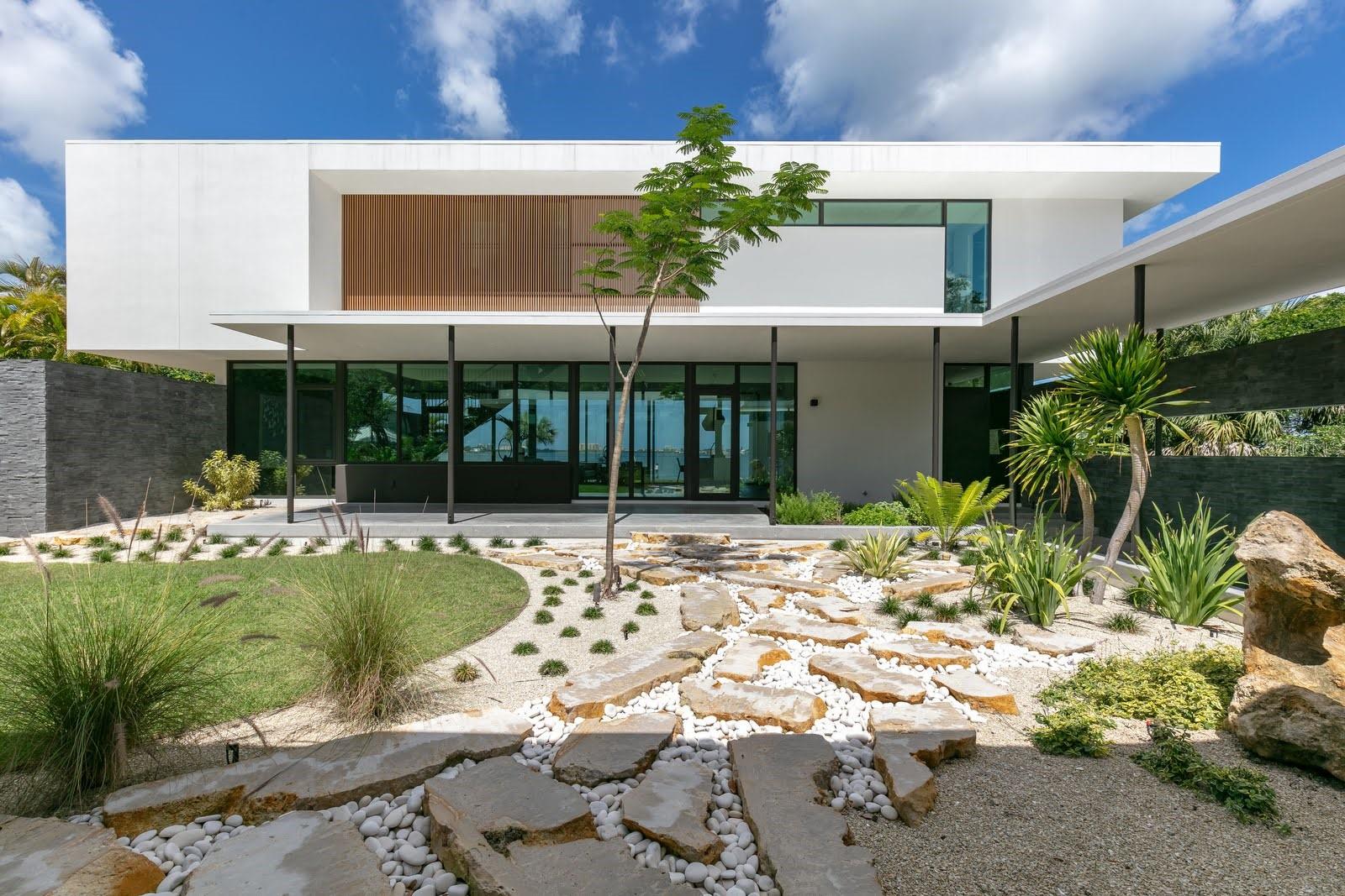 Sarasota, Florida, 34239, United States, 5 Bedrooms Bedrooms, ,5 BathroomsBathrooms,Residential,Active,2011197