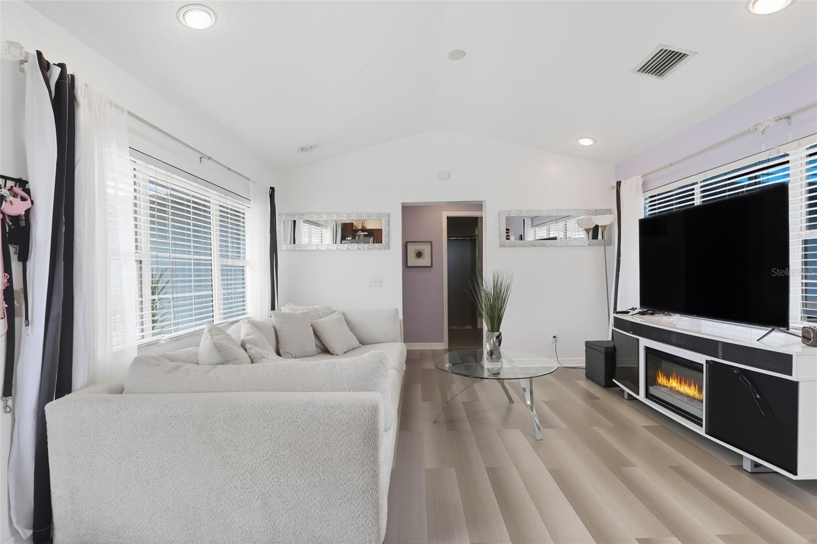 Orlando, Florida, 32809, United States, 3 Bedrooms Bedrooms, ,3 BathroomsBathrooms,Residential,Active,1954426