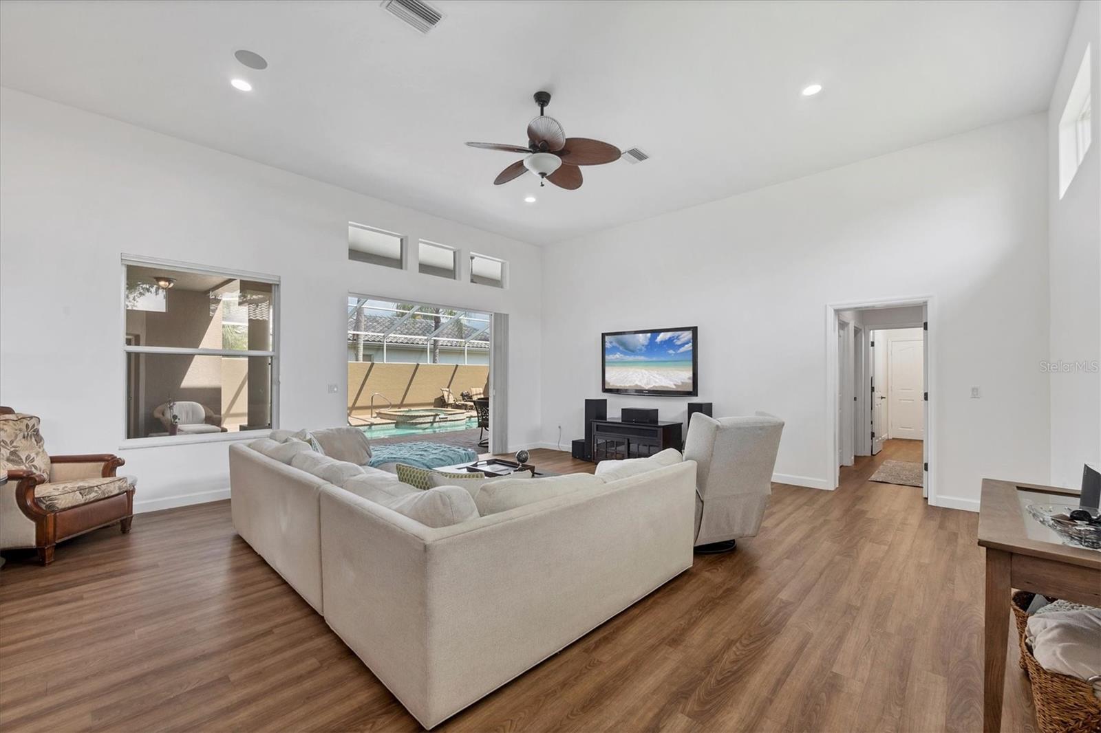 Sarasota, Florida, 34240, United States, 3 Bedrooms Bedrooms, ,3 BathroomsBathrooms,Residential,Active,1871617