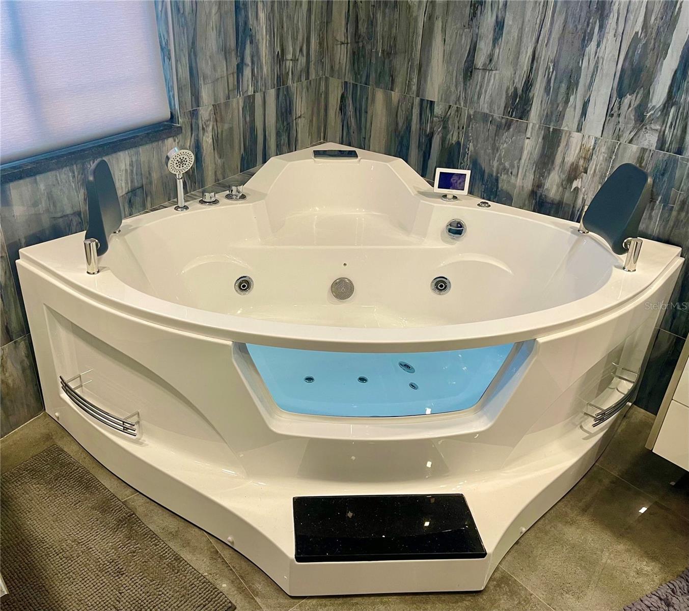 Englewood, Florida, 34223, United States, 4 Bedrooms Bedrooms, ,5 BathroomsBathrooms,Residential,Active,2012194