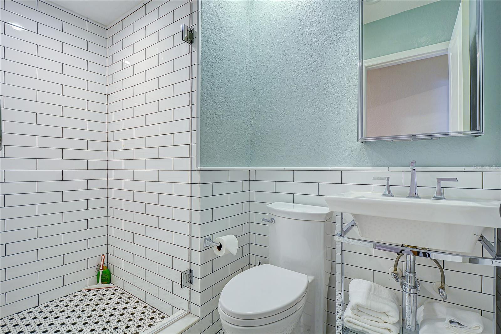 Dunedin, Florida, 34698, United States, 3 Bedrooms Bedrooms, ,3 BathroomsBathrooms,Residential,Active,1994972