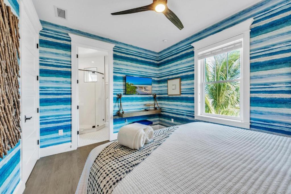 Bradenton Beach, Florida, 34217, United States, 5 Bedrooms Bedrooms, ,6 BathroomsBathrooms,Residential,Active,1908168