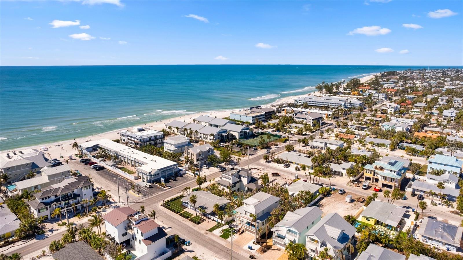 Holmes Beach, Florida, 34217, United States, 6 Bedrooms Bedrooms, ,5 BathroomsBathrooms,Residential,Active,1987273