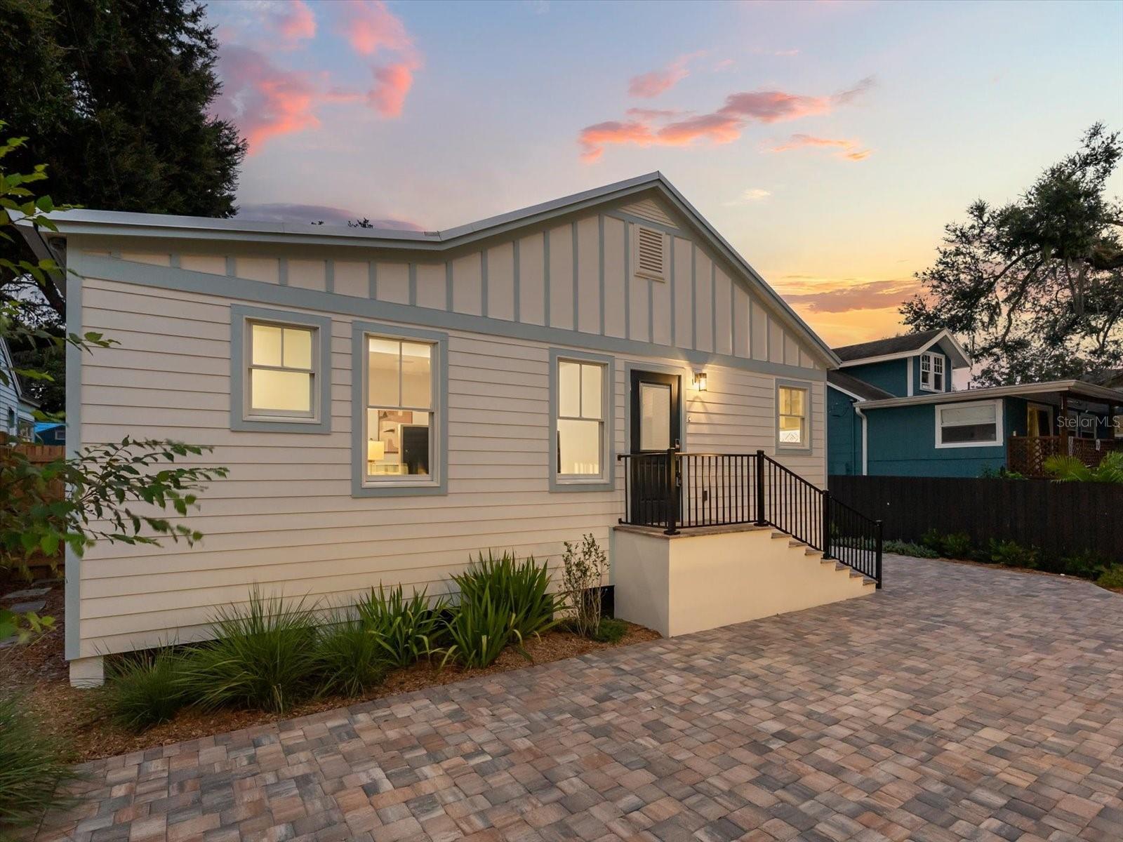 Orlando, Florida, 32801, United States, 4 Bedrooms Bedrooms, ,3 BathroomsBathrooms,Residential,Active,1972164