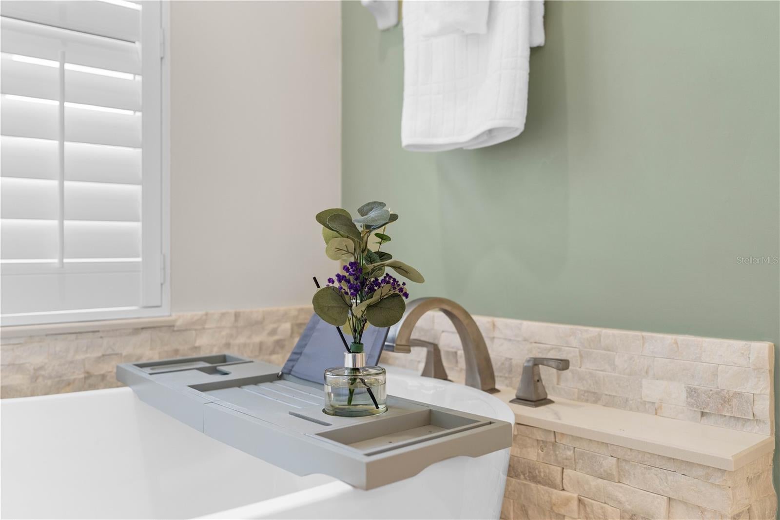 Punta Gorda, Florida, 33950, United States, 3 Bedrooms Bedrooms, ,2 BathroomsBathrooms,Residential,Active,1960126