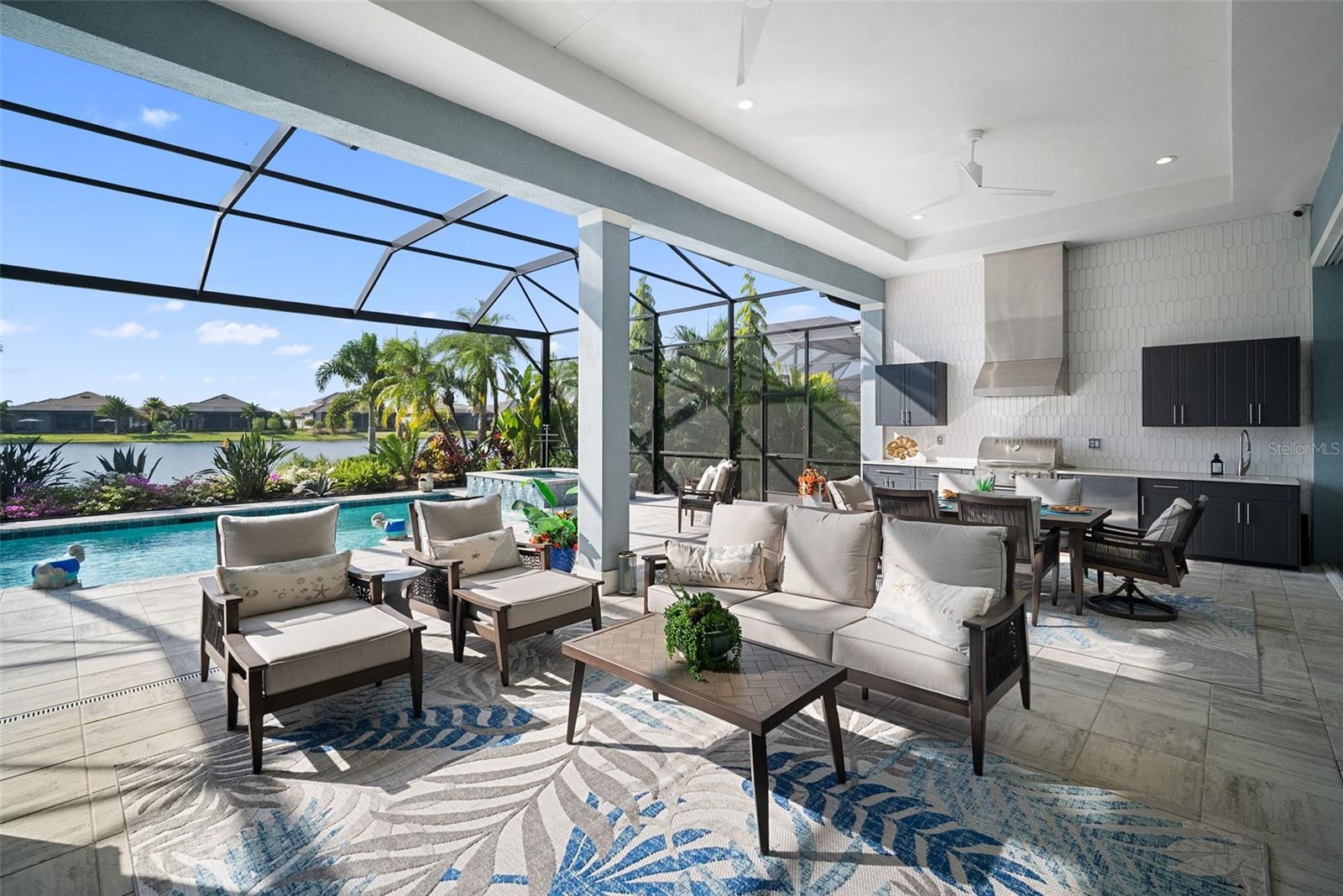 Bradenton, Florida, 34202, United States, 3 Bedrooms Bedrooms, ,4 BathroomsBathrooms,Residential,Active,1987272