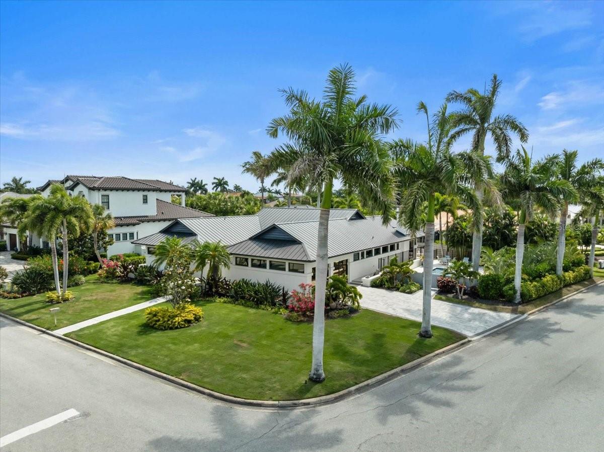 Sarasota, Florida, 34236, United States, 2 Bedrooms Bedrooms, ,4 BathroomsBathrooms,Residential,Active,2044994