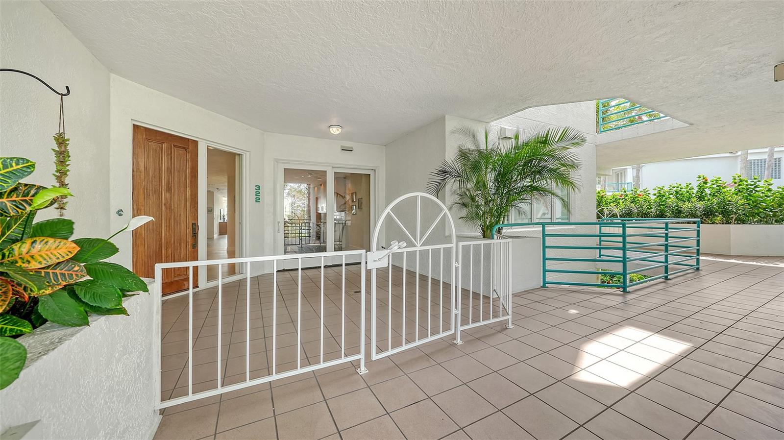Longboat Key, Florida, 34228, United States, 3 Bedrooms Bedrooms, ,3 BathroomsBathrooms,Residential,Active,1992251