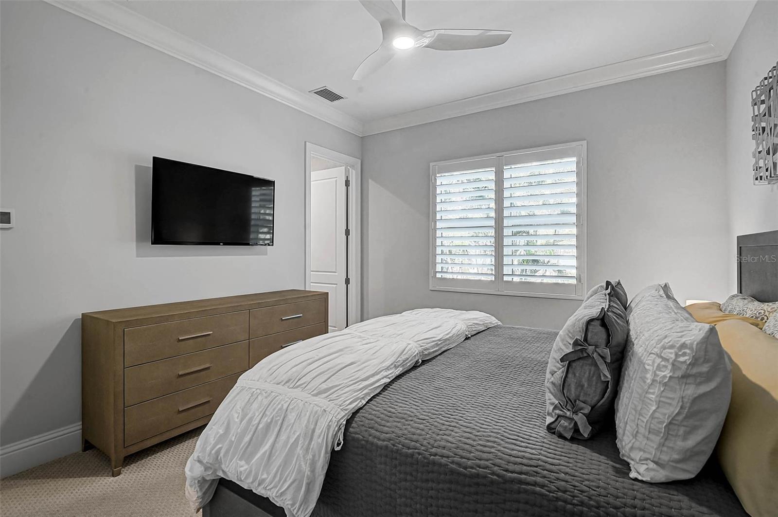 Sarasota, Florida, 34236, United States, 5 Bedrooms Bedrooms, ,6 BathroomsBathrooms,Residential,Active,1972132