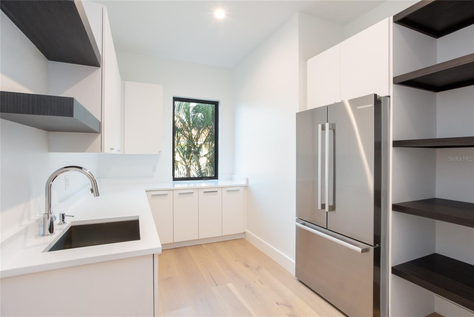 St Petersburg, Florida, 33703, United States, 5 Bedrooms Bedrooms, ,6 BathroomsBathrooms,Residential,Active,1703441