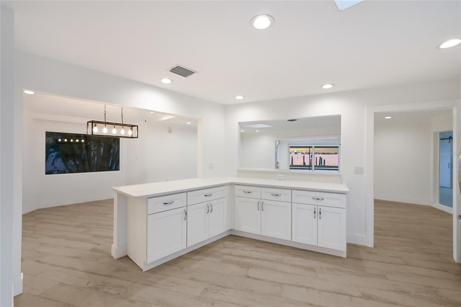 Sarasota, Florida, 34242, United States, 3 Bedrooms Bedrooms, ,2 BathroomsBathrooms,Residential,Active,2006986