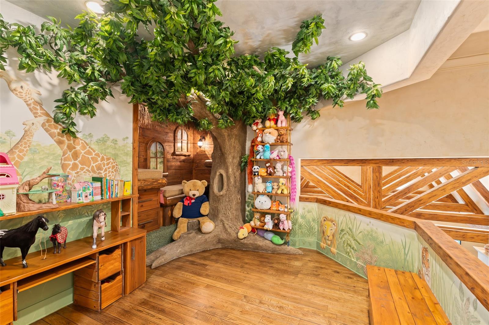 Longwood, Florida, 32779, United States, 10 Bedrooms Bedrooms, ,17 BathroomsBathrooms,Residential,Active,1914816