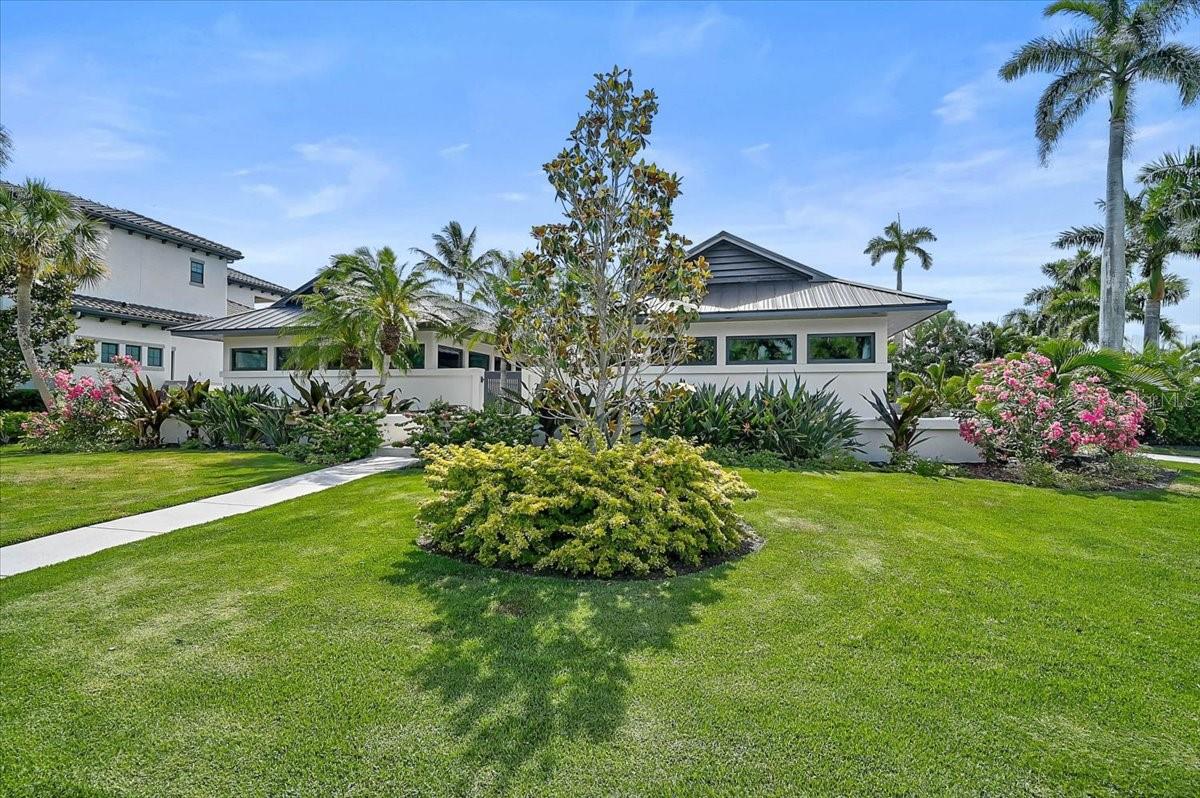 Sarasota, Florida, 34236, United States, 2 Bedrooms Bedrooms, ,4 BathroomsBathrooms,Residential,Active,2044994