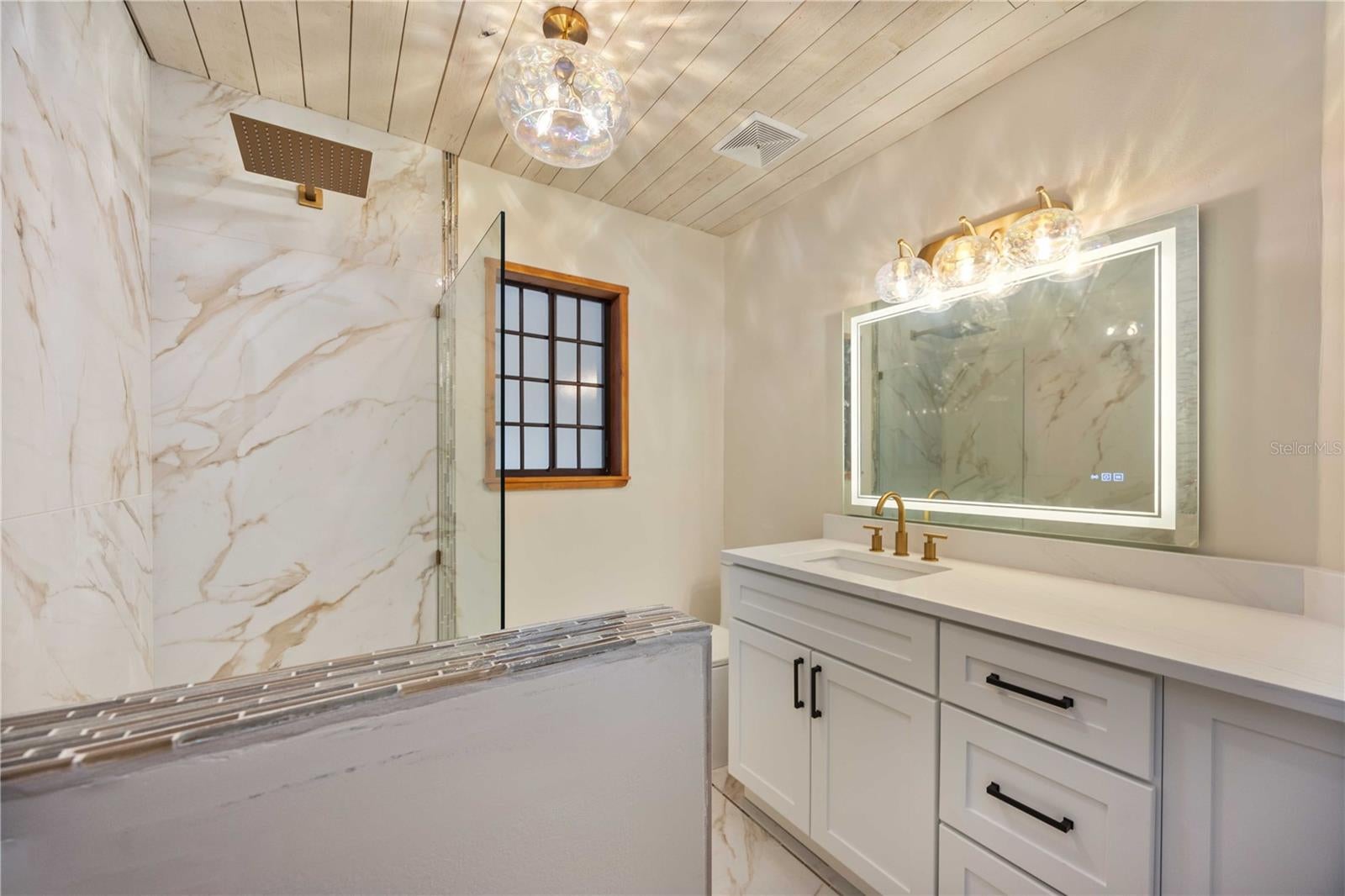 Sarasota, Florida, 34232, United States, 5 Bedrooms Bedrooms, ,3 BathroomsBathrooms,Residential,Active,1781510