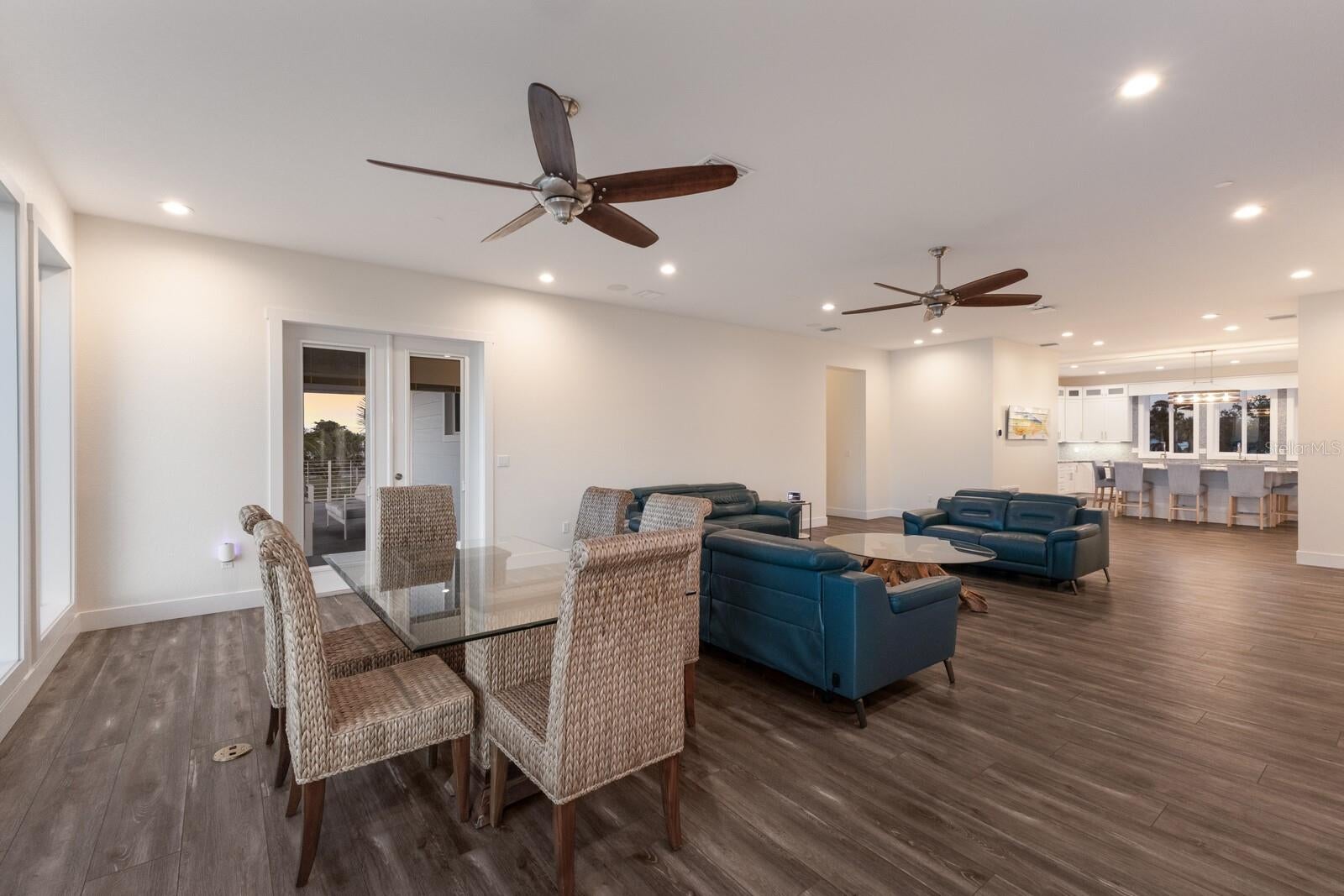 Bradenton, Florida, 34208, United States, ,5 BathroomsBathrooms,Residential,Active,1745633