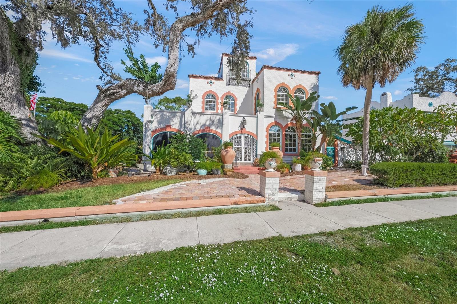 Sarasota, Florida, 34234, United States, 6 Bedrooms Bedrooms, ,5 BathroomsBathrooms,Residential,Active,2002321