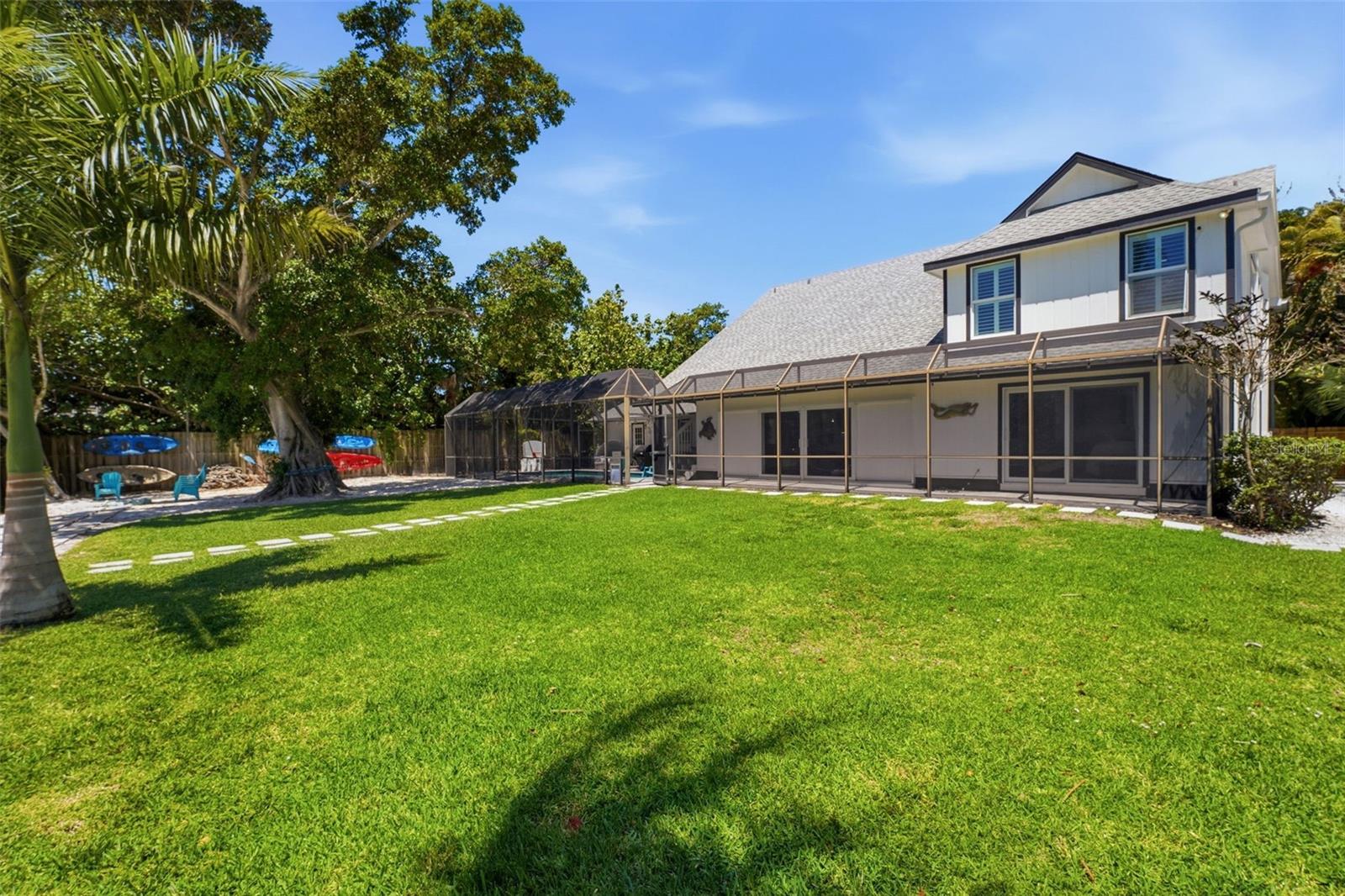 Sarasota, Florida, 34242, United States, 5 Bedrooms Bedrooms, ,4 BathroomsBathrooms,Residential,Active,2045533