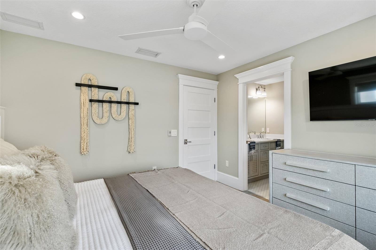 Anna Maria, Florida, 34216, United States, 7 Bedrooms Bedrooms, ,8 BathroomsBathrooms,Residential,Active,1892423
