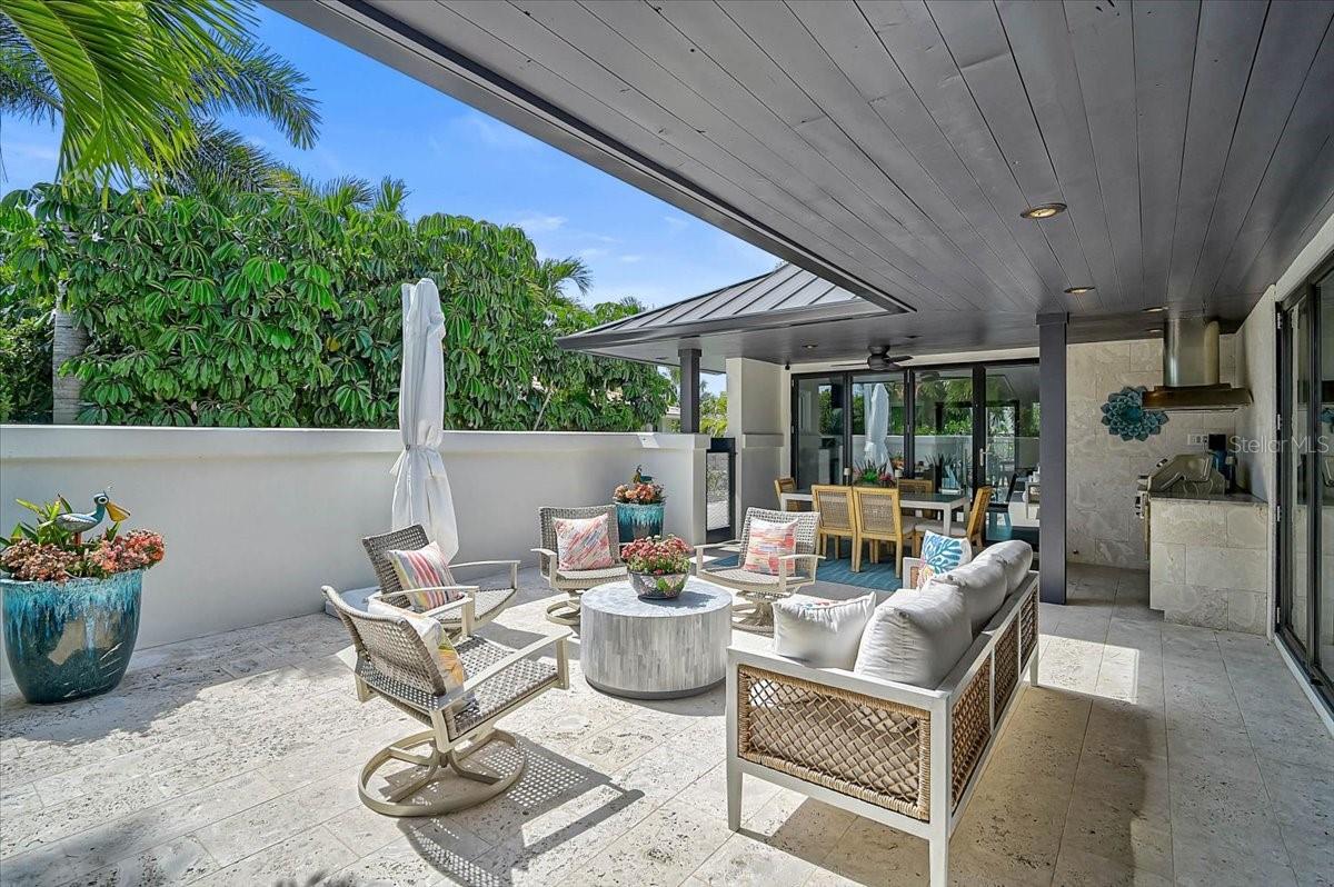 Sarasota, Florida, 34236, United States, 2 Bedrooms Bedrooms, ,4 BathroomsBathrooms,Residential,Active,2044994