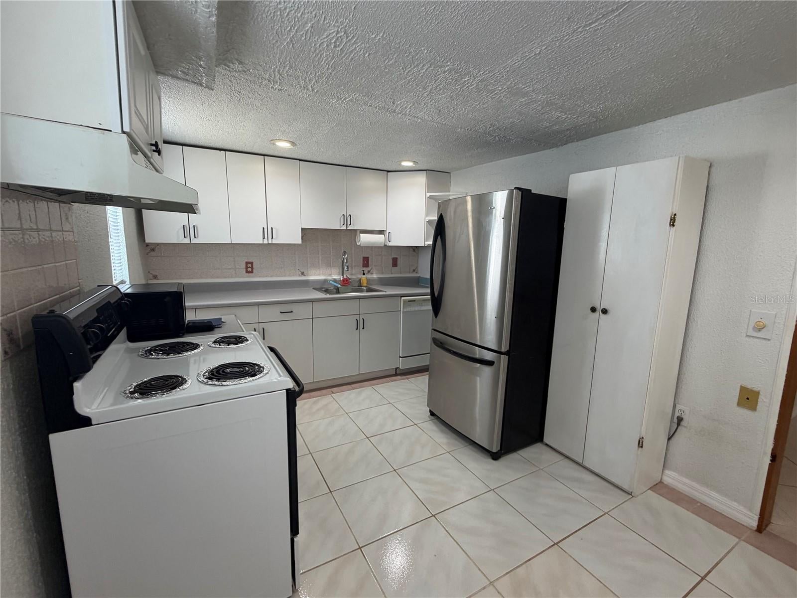 Tampa, Florida, 33606, United States, 2 Bedrooms Bedrooms, ,2 BathroomsBathrooms,Residential,Active,2012892