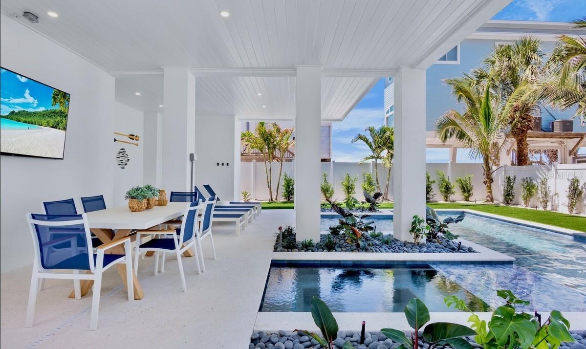 Bradenton Beach, Florida, 34217, United States, 7 Bedrooms Bedrooms, ,8 BathroomsBathrooms,Residential,Active,1929473