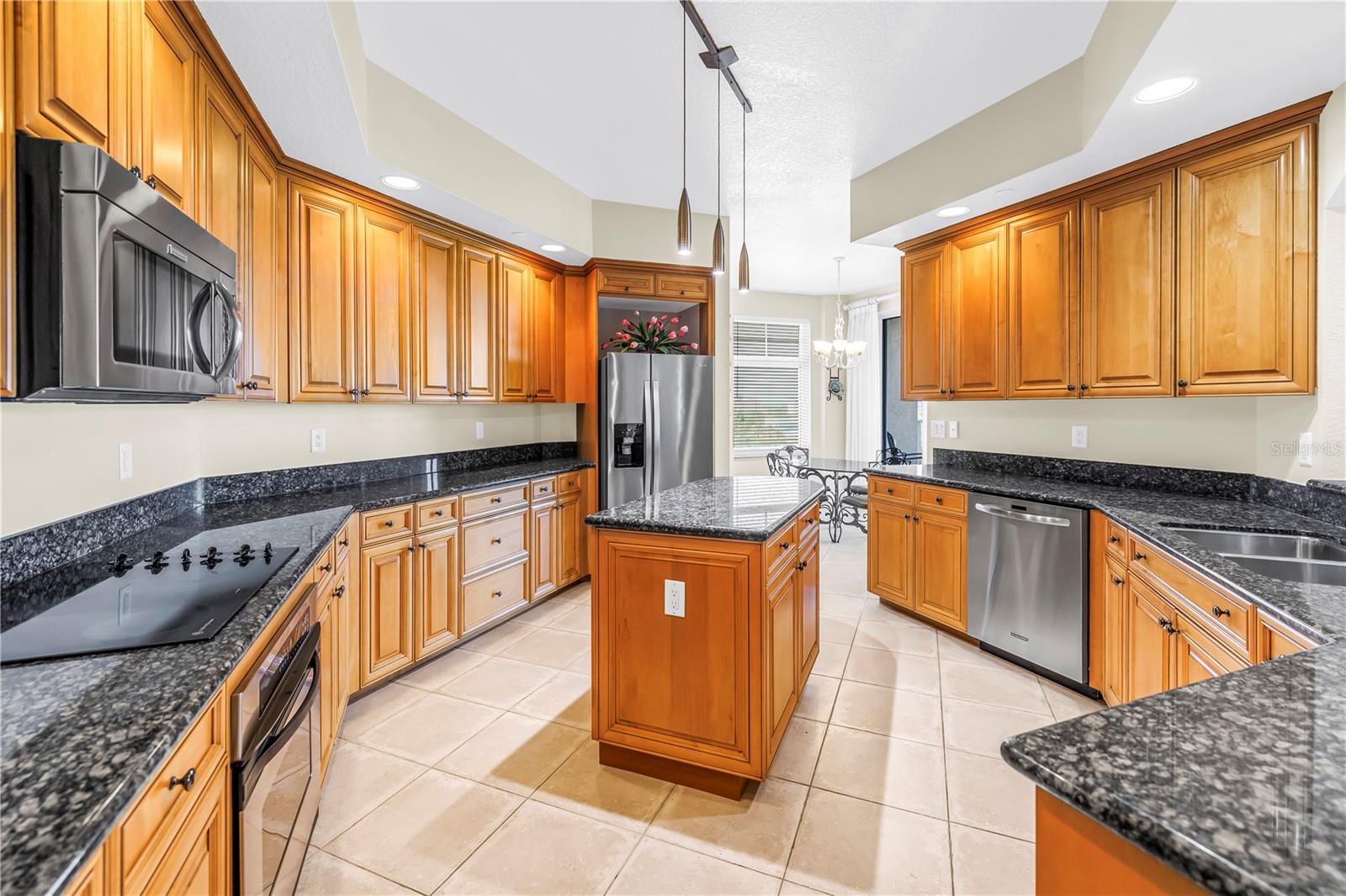 St Petersburg, Florida, 33701, United States, 3 Bedrooms Bedrooms, ,3 BathroomsBathrooms,Residential,Active,2045043