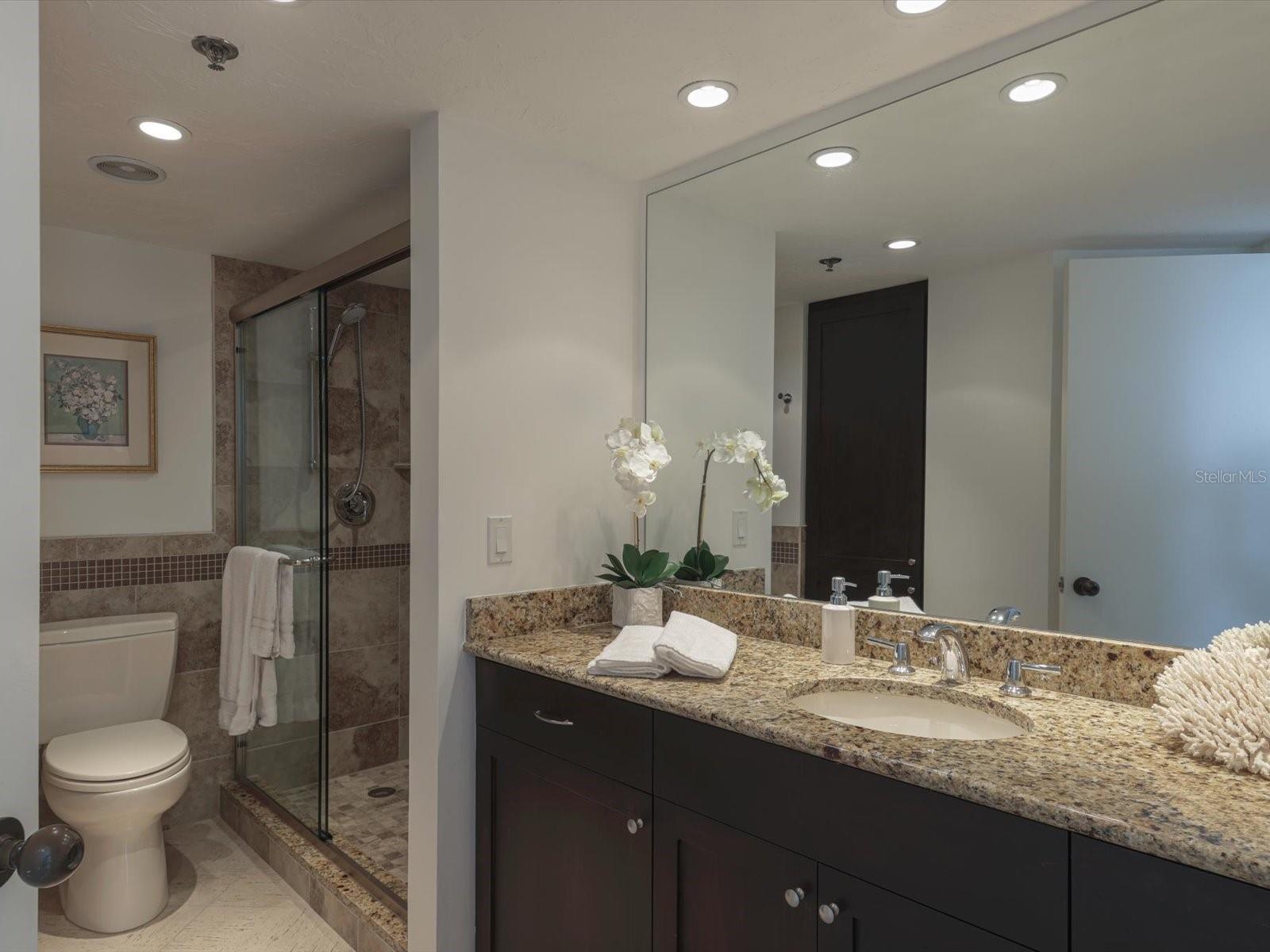 Sarasota, Florida, 34236, United States, 2 Bedrooms Bedrooms, ,2 BathroomsBathrooms,Residential,Active,1987245