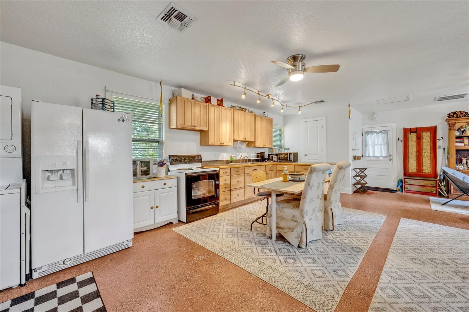 Oviedo, Florida, 32765, United States, ,4 BathroomsBathrooms,Residential,Active,1704716