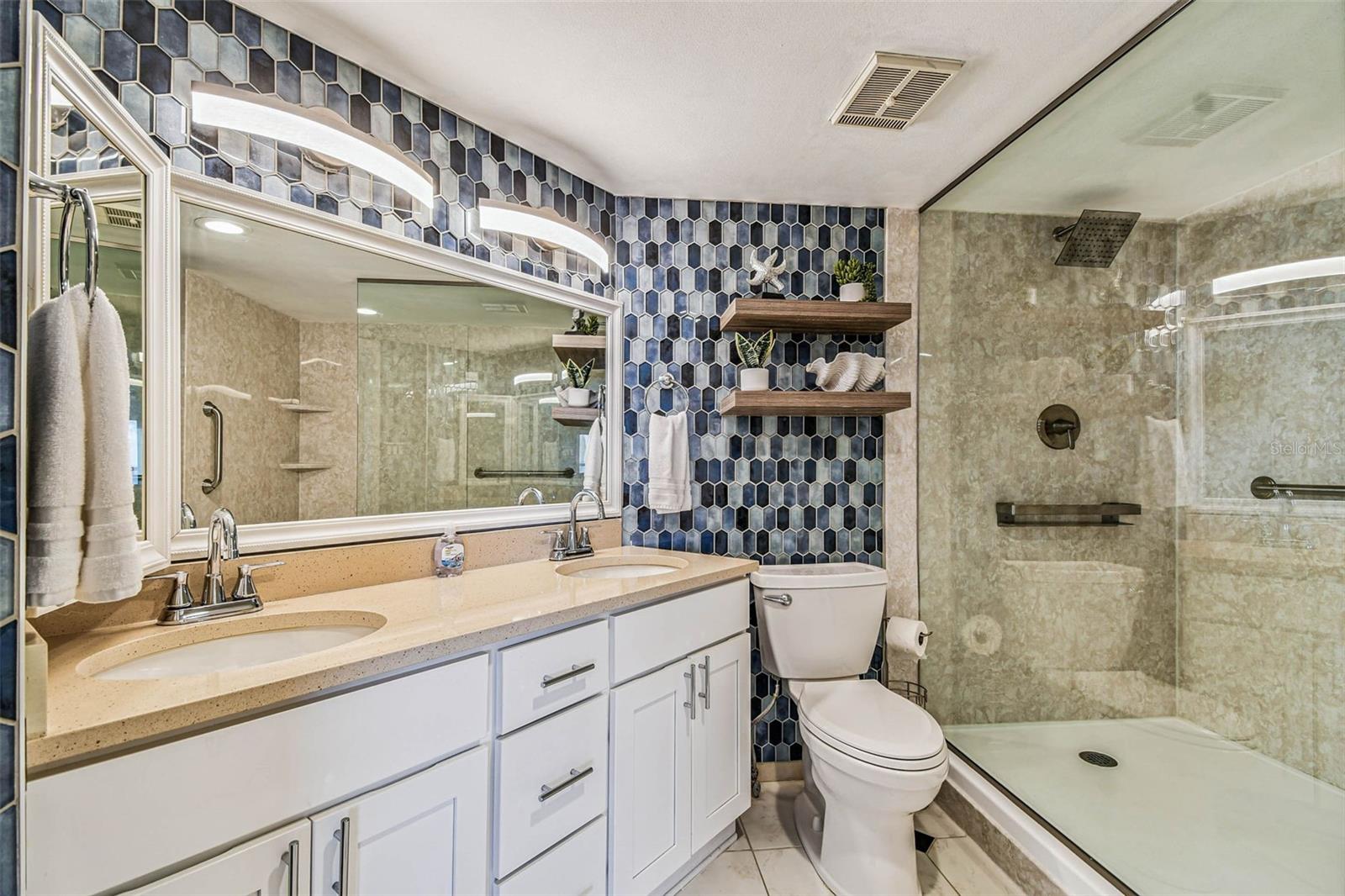 Clearwater Beach, Florida, 33767, United States, 2 Bedrooms Bedrooms, ,3 BathroomsBathrooms,Residential,Active,1919072