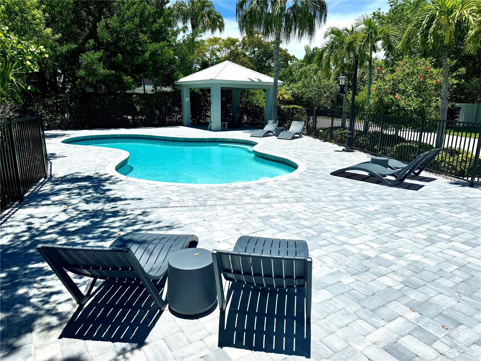 Longboat Key, Florida, 34228, United States, 3 Bedrooms Bedrooms, ,3 BathroomsBathrooms,Residential,Active,1993956